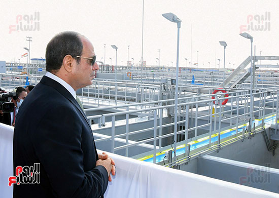 الرئيس السيسي يفتتح محطة معالجة مياه مصرف بحر البقر (2)