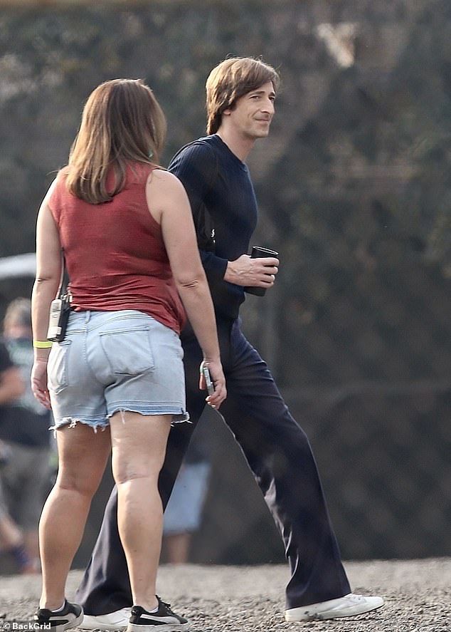 1632698234_651_Adrien-Brody-first-spotted-in-character-as-Los-Angeles-Lakers