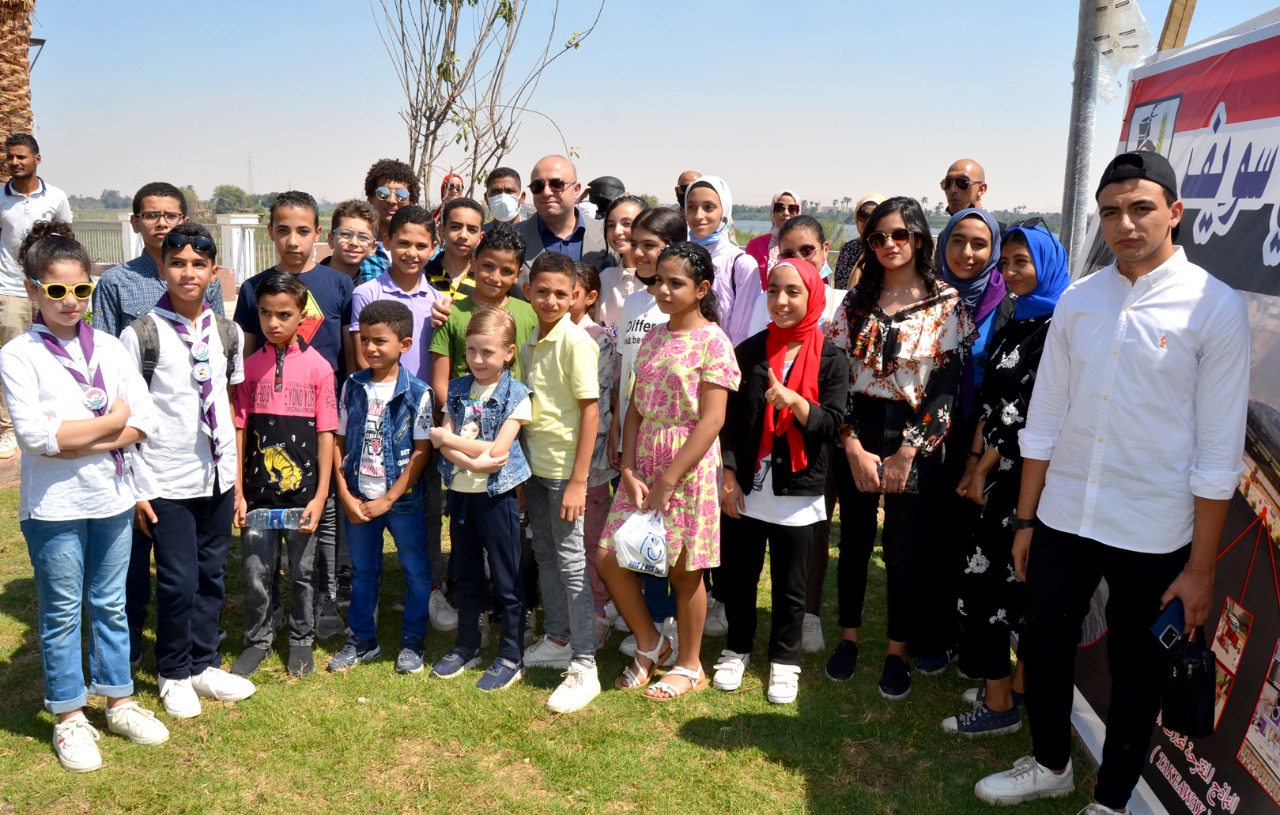 محافظ بنى سويف يصطحب عدداً من الطلائع والشباب لزيارة عدد من المشروعات القومية وحياة كريمة (6)