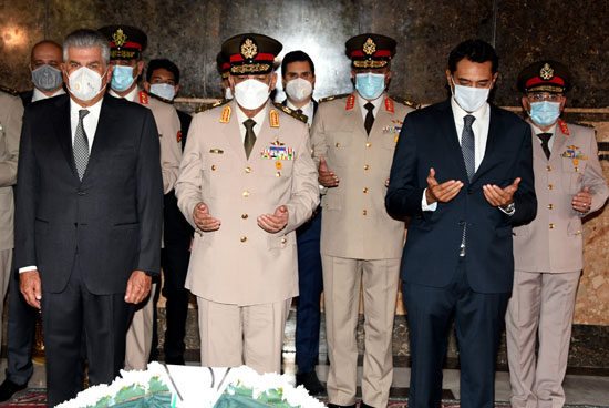 الرئيس السيسى ينيب وزير الدفاع للمشاركة فى إحياء الذكرى السنوية لرحيل الزعيم جمال عبد الناصر (2)