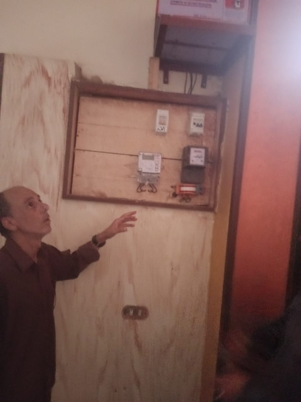 فصل التيار الكهربائي لحالات التي لم تنتهي من إجراءات تقنين أوضاعها (1)