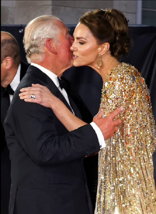 Body language expert explains the nature of the relationship between Kate Middleton and Prince Charles (1)