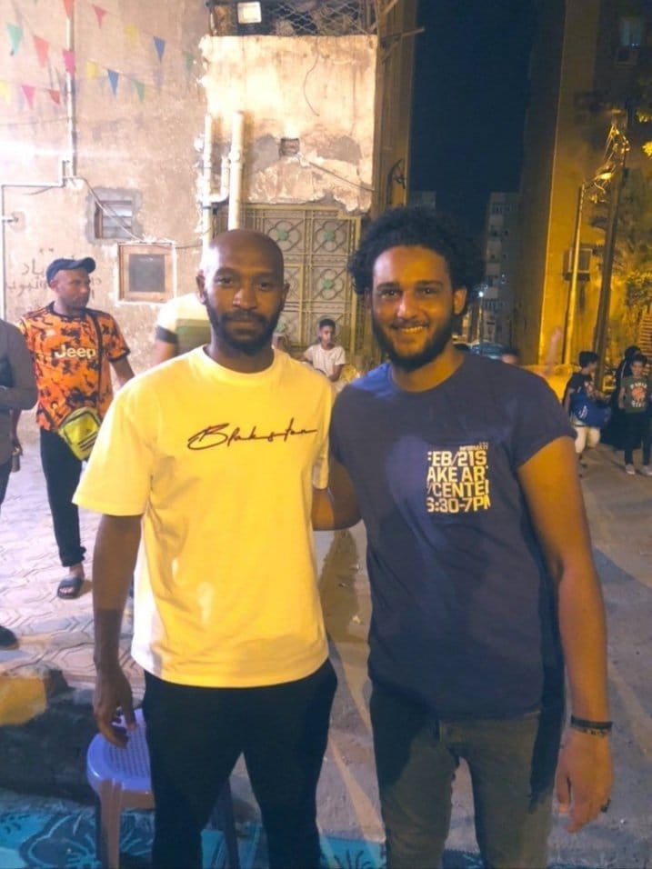 شيكابالا مع الجماهير فى اسوان