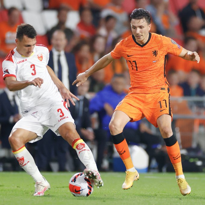 هولندا ضد الجبل الأسود (5)