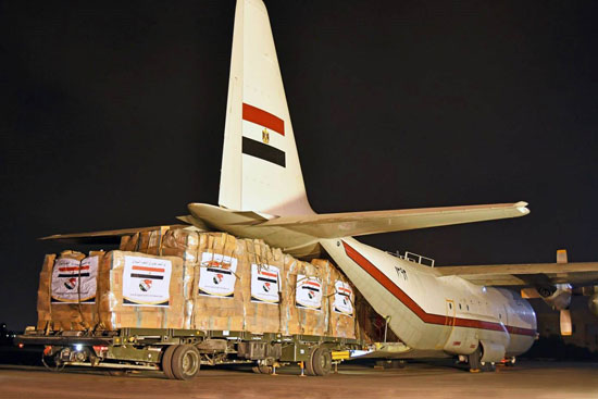 مصر ترسل مساعدات إنسانية (2)