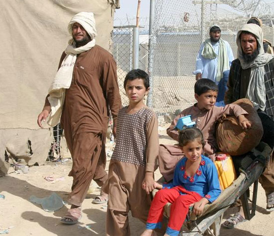 تشرد الأسر الأفغانية تشرد الأسر الأفغانية