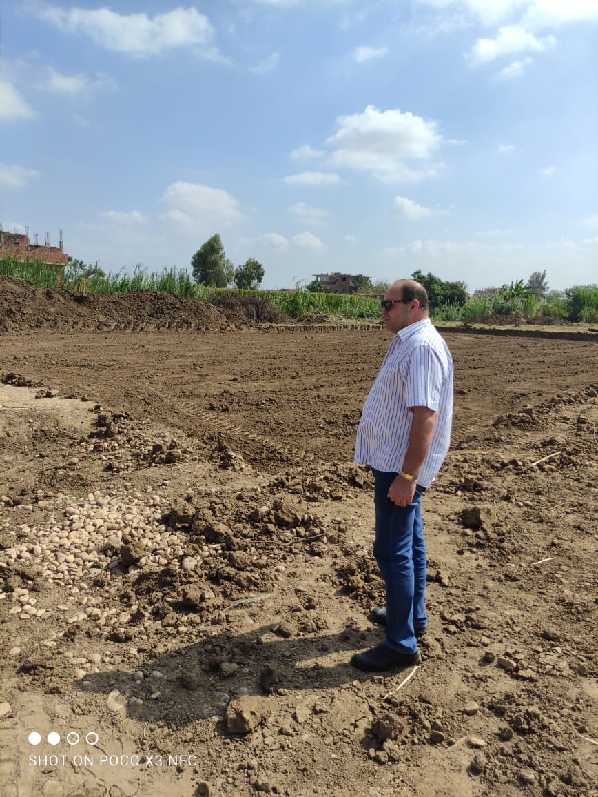 رئيس مدينة أشمون يتابع اعمال حفر الاساسات