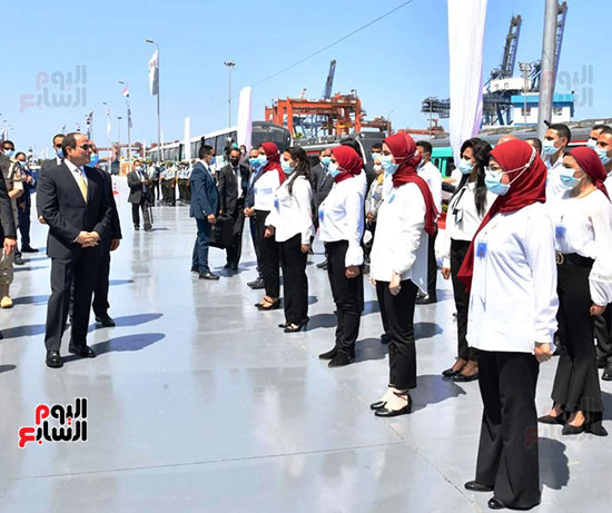 الرئيس السيسى يتفقد ميناء الإسكندرية البحرى ويطلع على عملية التطوير