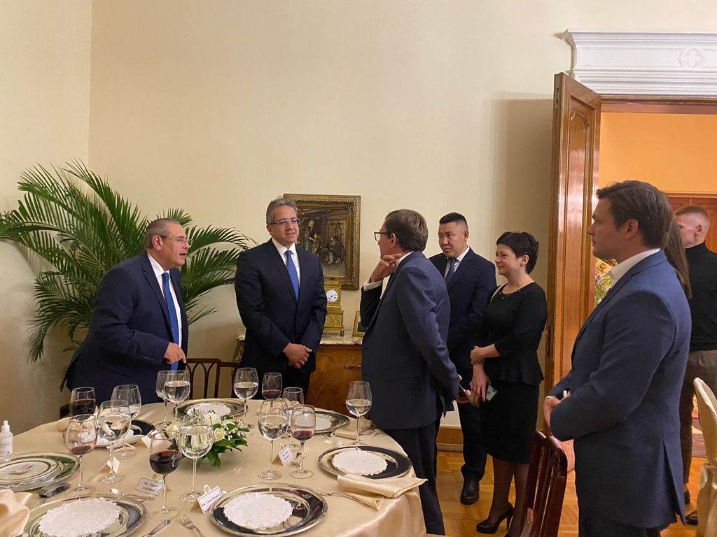 وزير السياحة في حفل استقباله بالسفارة المصرية في موسكو