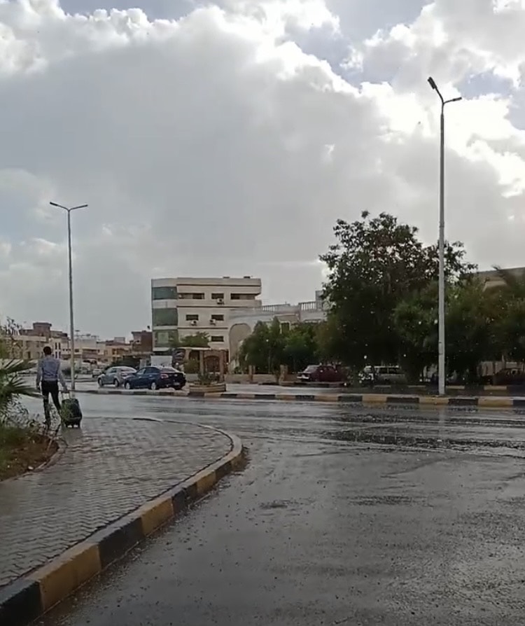 هطول أمطار متوسطة في مدينة سفاجا (3)