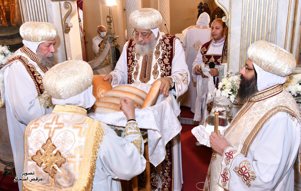 البابا تواضروس الثانى يتراس قدام رأس السنة بالإسكندرية  (2)