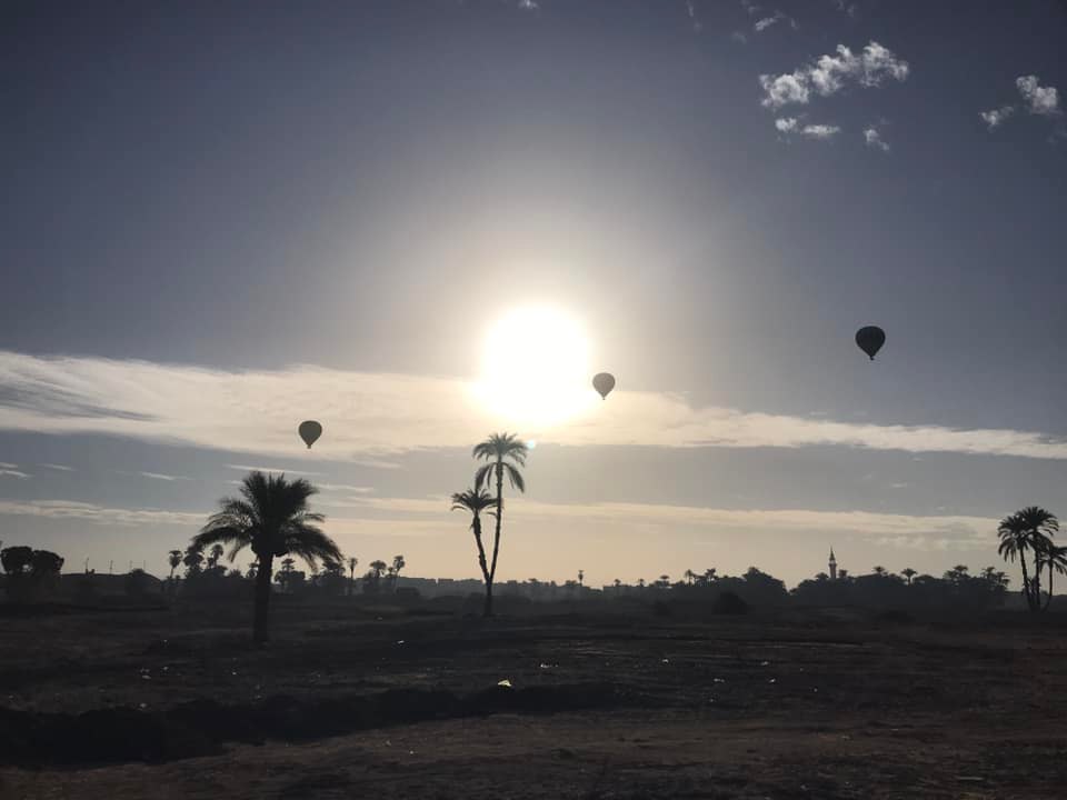 جانب من تحليق البالونات الطائرة فى سماء الأقصر