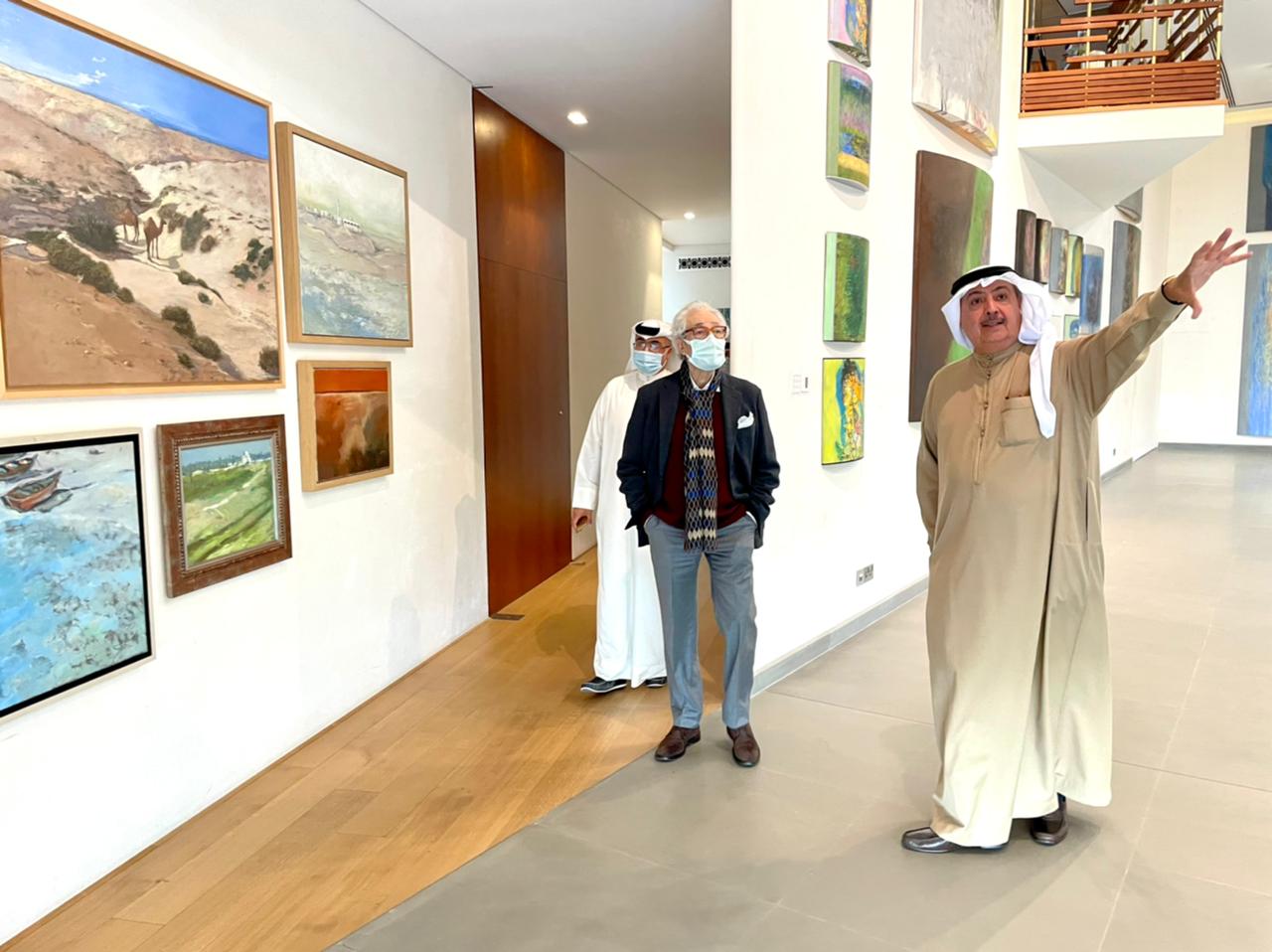 زيارة فاروق حسنى لمؤسسة الشيخ راشد آل خليفة للفنون بمملكة البحرين (11)
