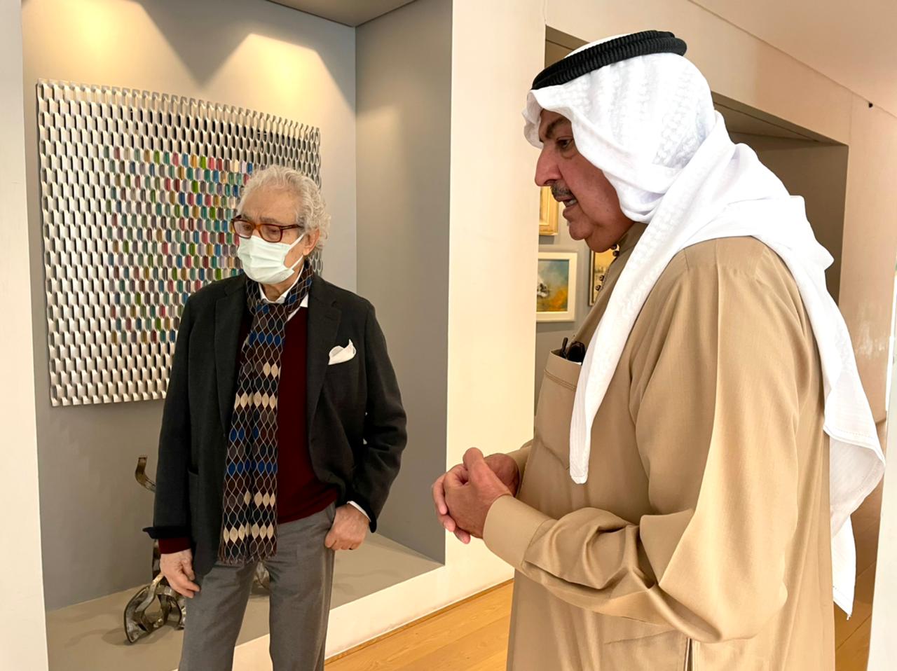 زيارة فاروق حسنى لمؤسسة الشيخ راشد آل خليفة للفنون بمملكة البحرين (9)