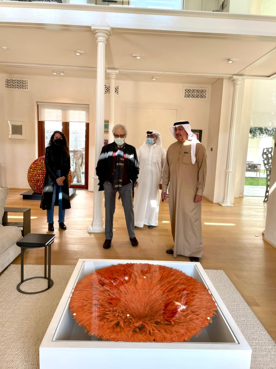 زيارة فاروق حسنى لمؤسسة الشيخ راشد آل خليفة للفنون بمملكة البحرين (10)