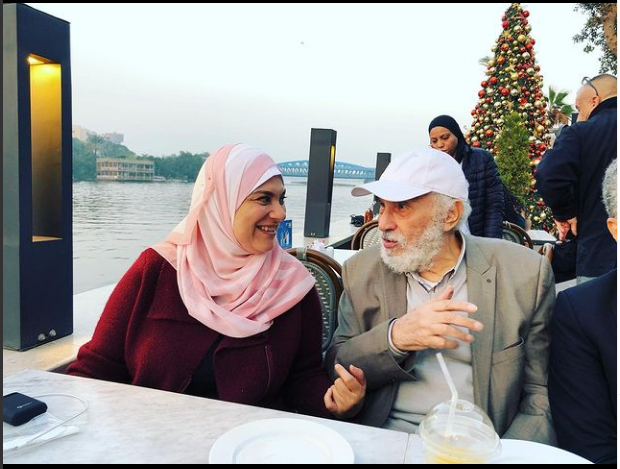 عبد الرحمن ابو زهرة وابنته