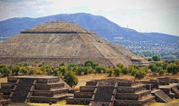 Teotihuacan-The-city-is-full-of-Aztec-artefacts-3849092