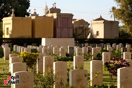 69827-مقابر-الكومنولث-التي-جمعت-رُفات-جنود-من-أديان-وعقائد-مختلفة