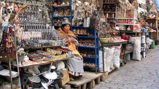 سوق السحرة في لاباز في بوليفيا