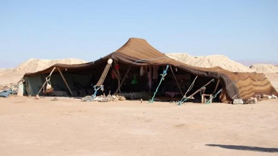 الخيمة البدوية في الصحراء