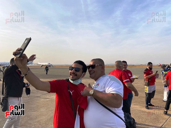 وصول الجماهير المصرية للكاميرون (21)