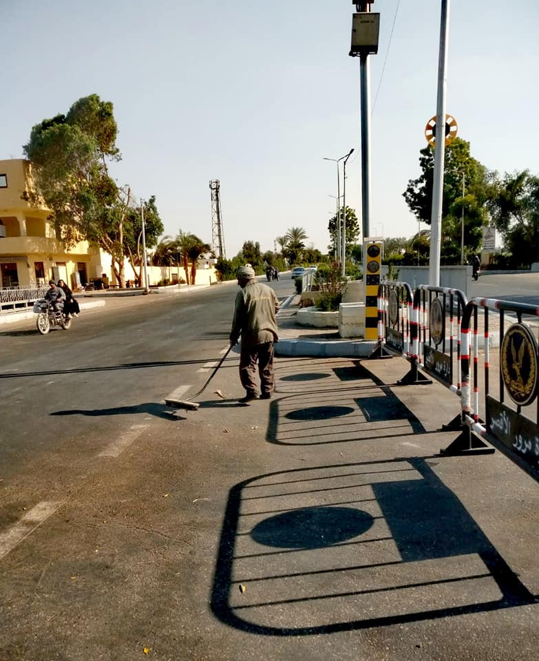 جانب من حملات النظافة بشوارع مدينة الأقصر