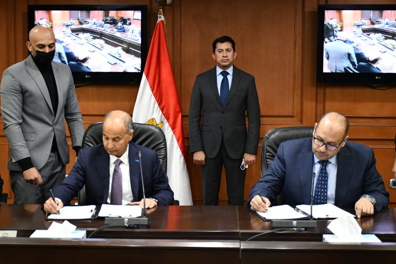 وزير الرياضة يشهد توقيع بروتوكول استضافة مصر لثلاث بطولات دولية (3)
