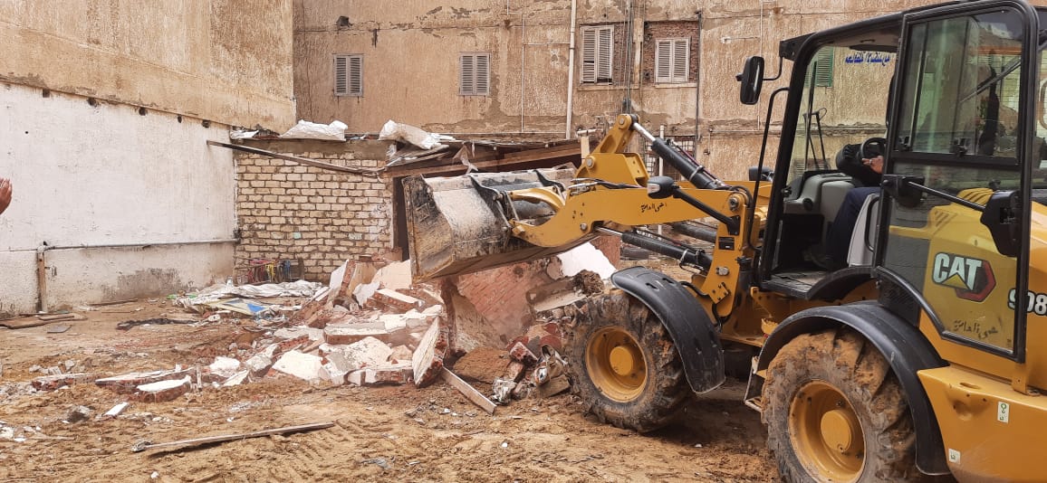 حملة مكبرة لإيقاف أعمال البناء المخالف بنطاق أحياء الإسكندرية  (2)