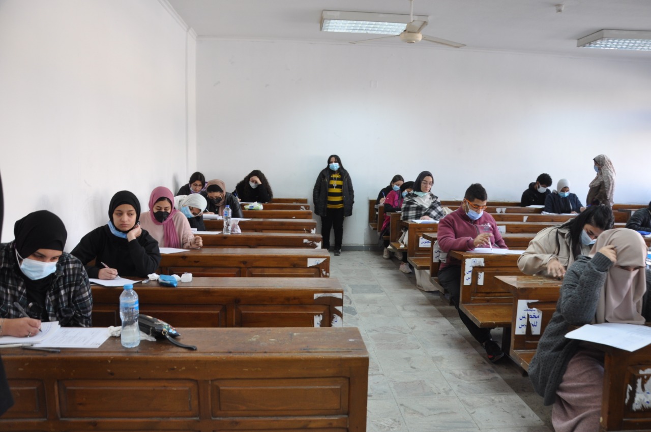 امتحانات الفصل الدراسى الأول بجامعة حلوان (9)