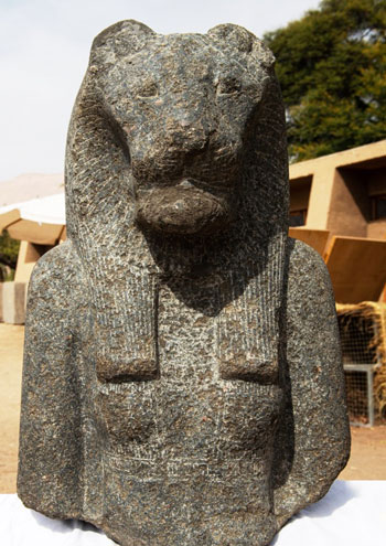 تمثال على شكل ابو الهول