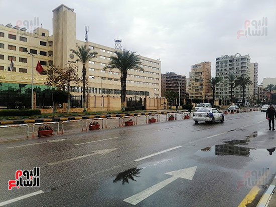 سقوط أمطار بشارع للمحافظة