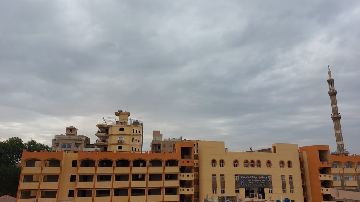 الغيوم تكسو سماء محافظة الأقصر