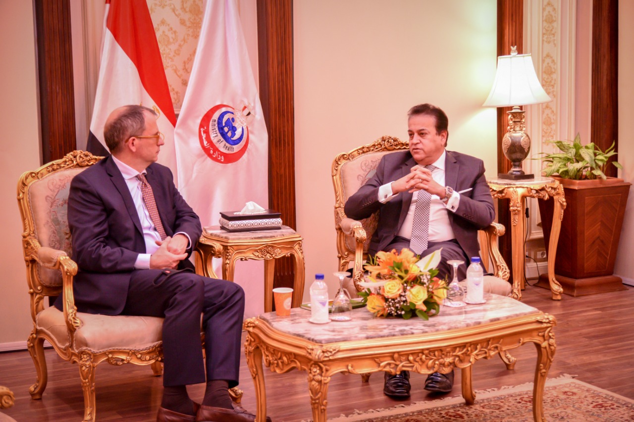 القائم بأعمال وزير الصحة والسكان و سفير دولة بولندا لدى مصر