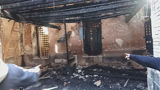  حريق هائل شب فى مسجد الشيخ علم الدين الرباط بمدينة منفلوط، (1)