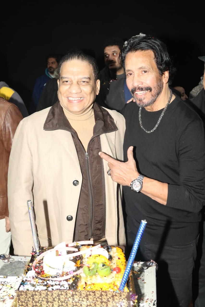 مجدى فكرى اثناء الاحتفال بعيد ميلاده