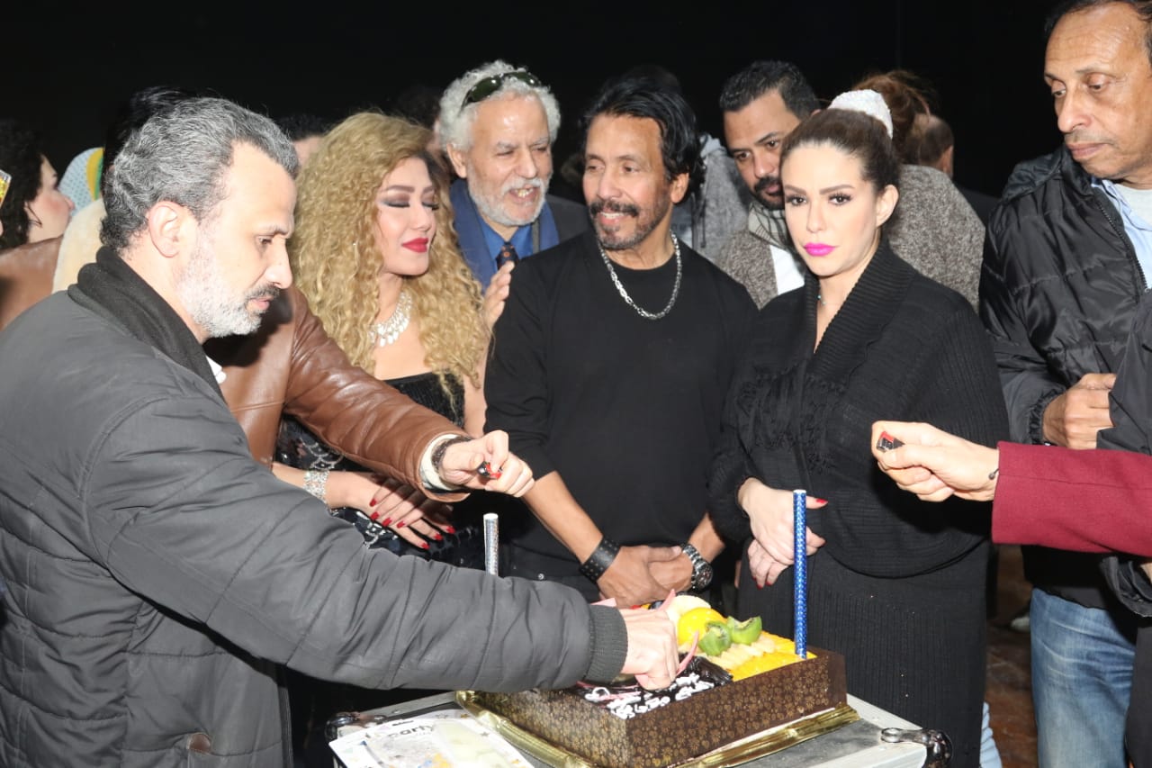 اسرة المسرحية