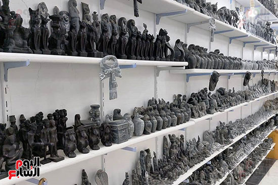 التحف-الفرعونية-فى-مصانع-الألباستر-بالأقصر
