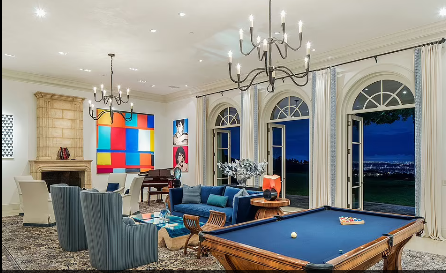 قصر سيلفستر ستالون  من الداخل