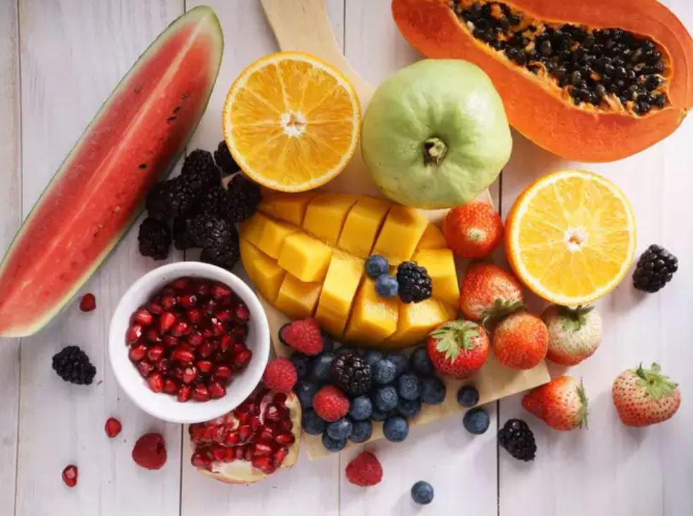 فوائد تناول الفاكهة الموسمية