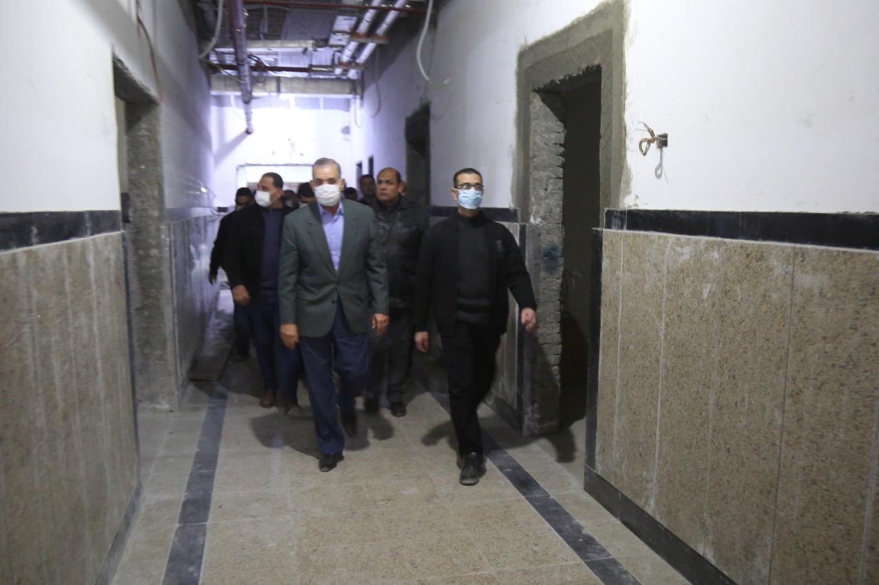 محافظ كفر الشيخ يتابع الأعمال الإنشائية بمستشفى بيلا الجديد ومد الغاز الطبيعى (11)