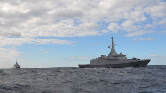 البحرية المصرية والفرنسية تنفذان تدريبا بحريا عابرا بنطاق الأسطول الشمالى (5)