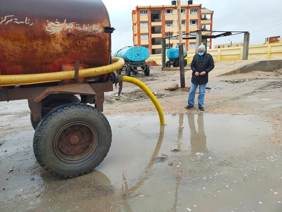 رفع مياه الامطار  بمحيط المدارس