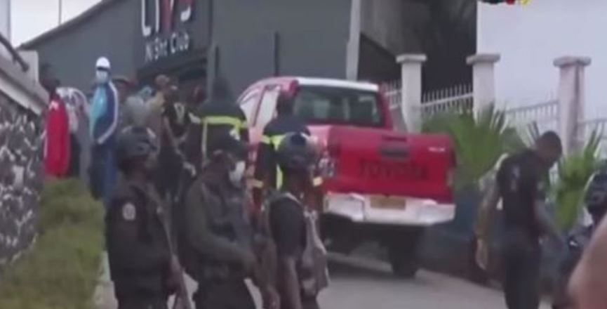 الشرطة الكاميرونية في محيط الحادث