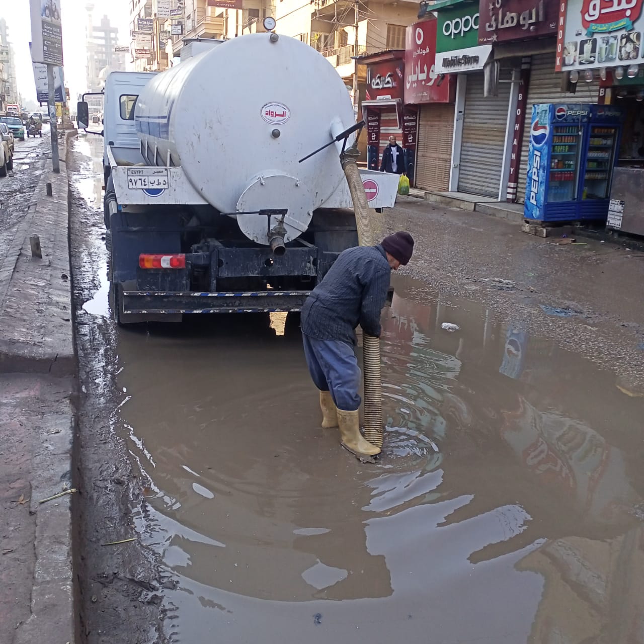 رفع مياه الأمطار من الشوارع وتواصل مستمر لغرف العمليات (8)