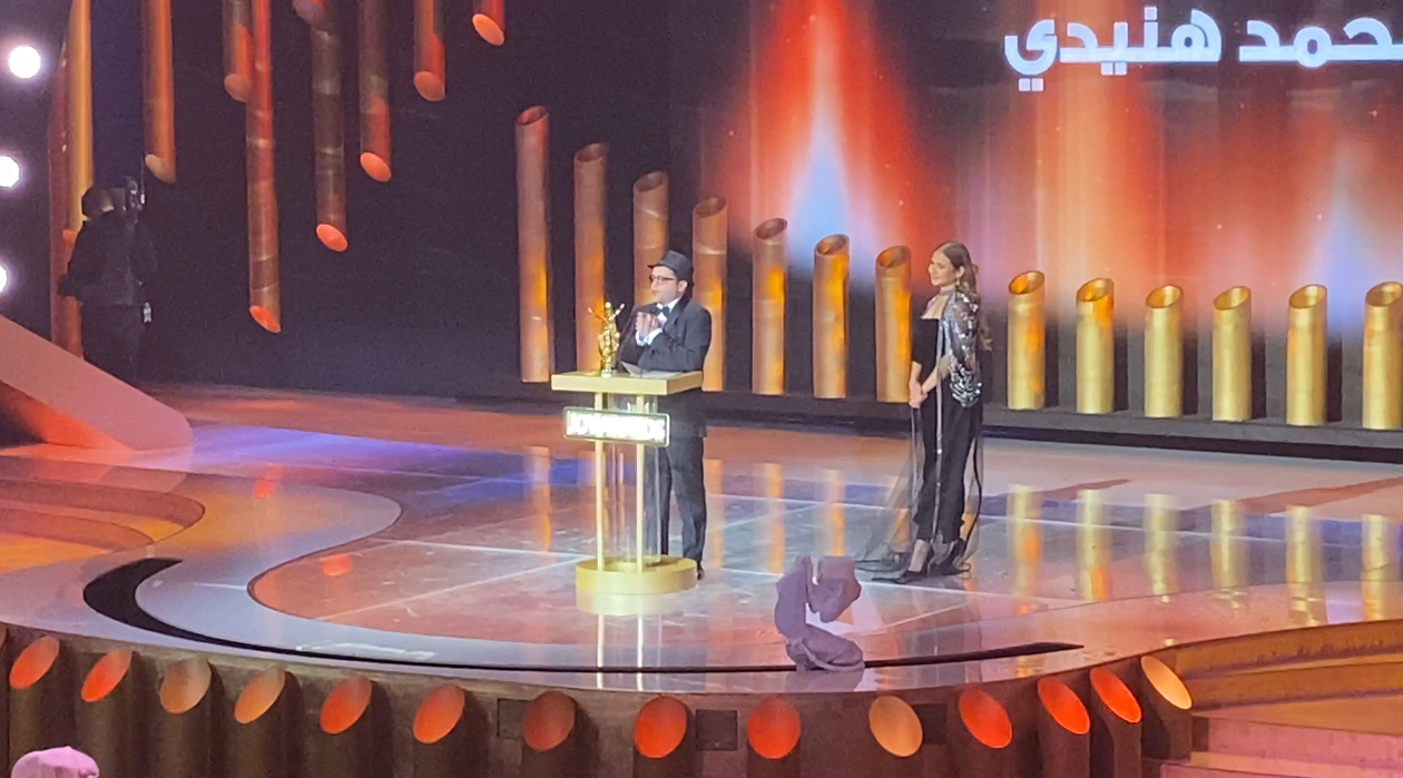 محمد هنيدى وكارمن بصيبص فى حفل جوائز JOY AWARDS (4)