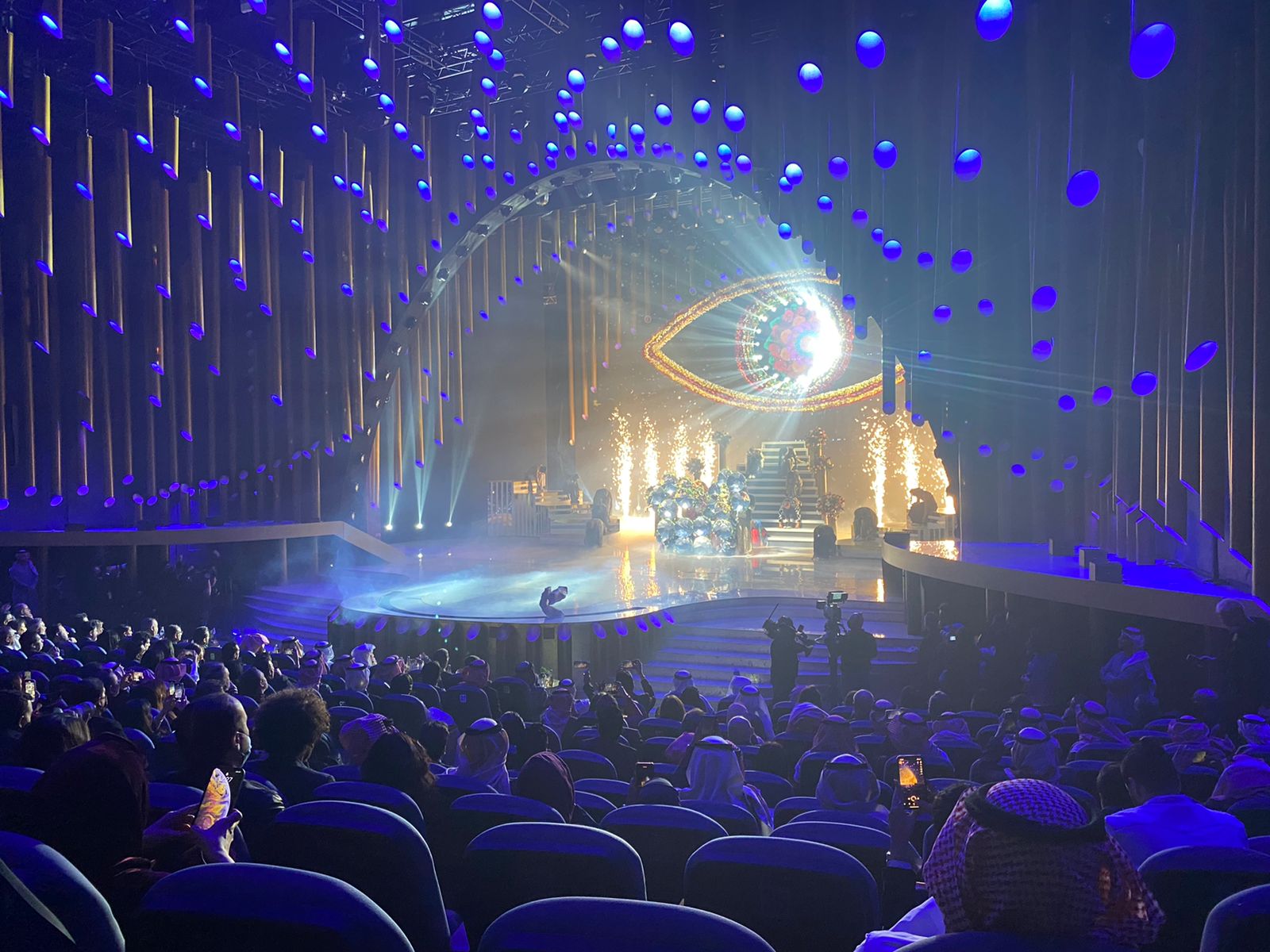 نانسي عجرم تفوز بجائزة جوي اوررد افضل اغنية عن اغنيتها سلامات (4)