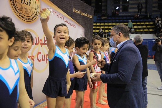 أنس محمود حسين يحصد  ميدالية ذهبية في بطولة كأس مصر للجمباز (2)