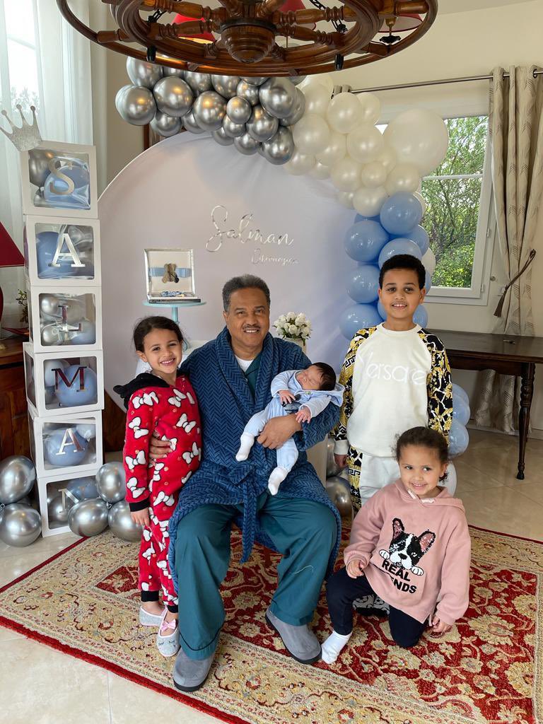 محمد عبده مع اولاده
