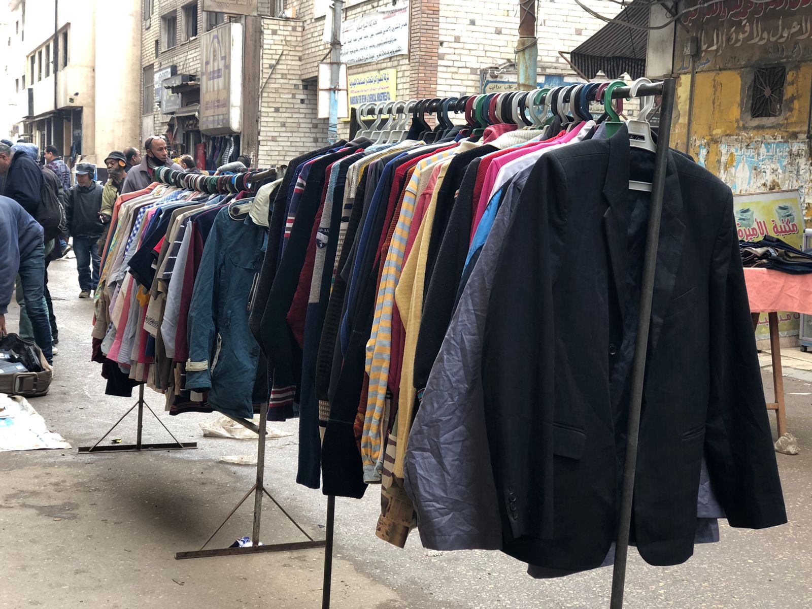 الملابس المستعملة في ميدان الشيخ حسانين (2)