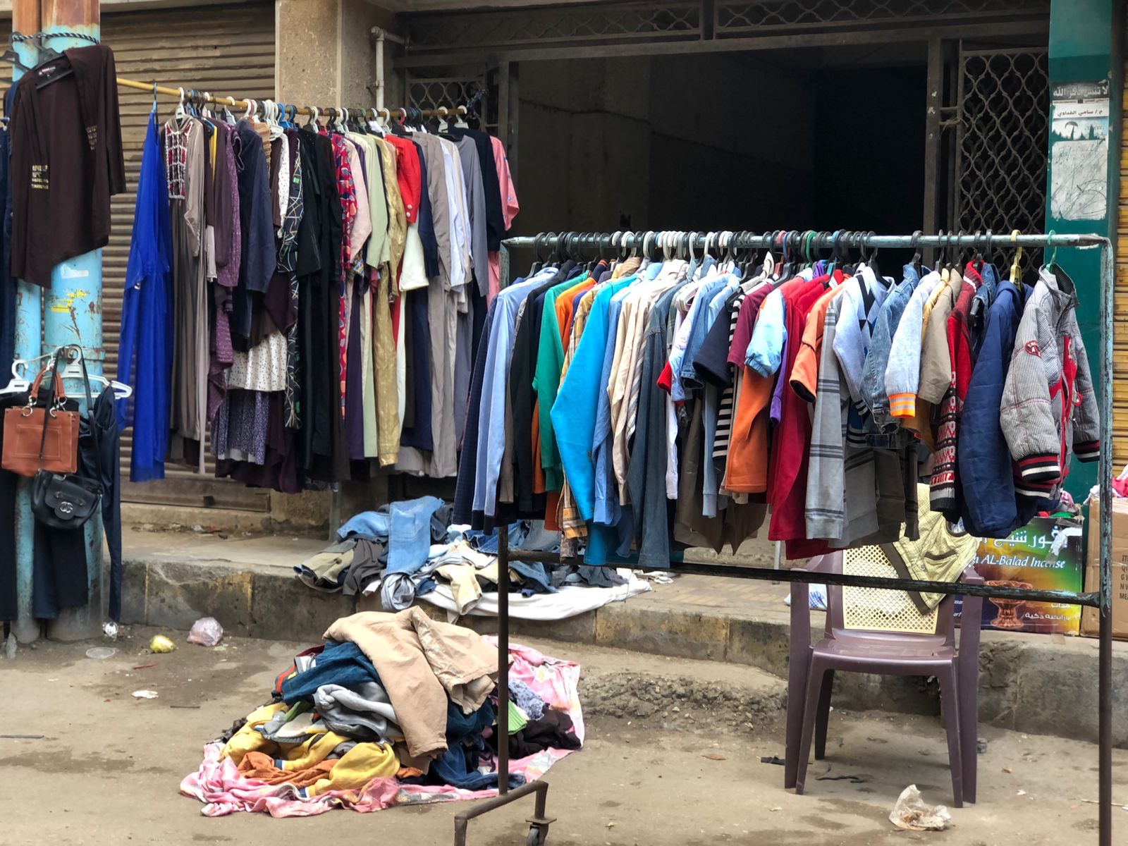 الملابس المستعملة في ميدان الشيخ حسانين (1)